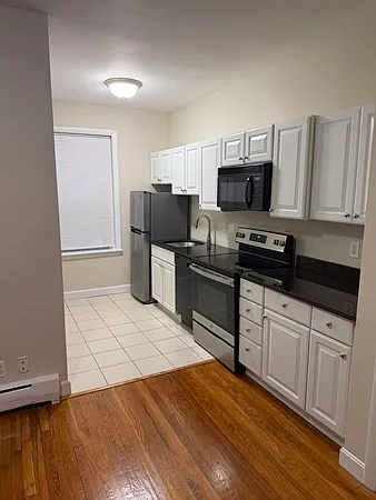 Studio, 270 sqft, $1,895 — Photo 3