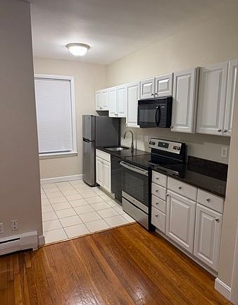 3rd image of 15-17 University Rd Unit 23