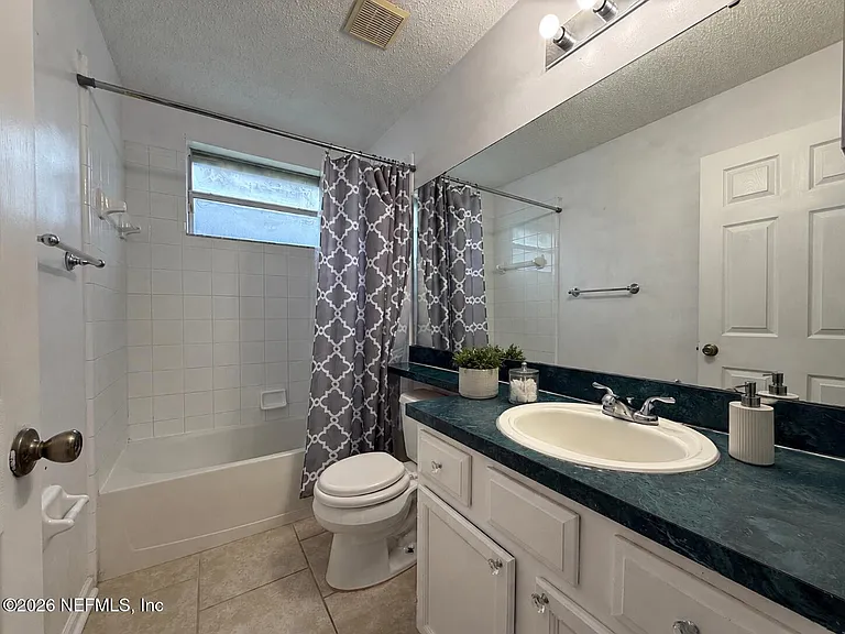 2719 Lantana Lakes Dr W — Photo 5