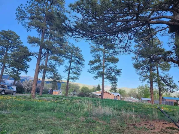 701 Grove Ave, Chama, NM 87520