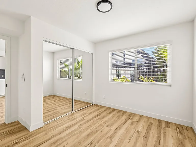 The Crest |NEWLY Renovated Studios, Lofts, 1, 2 & 3 Bedroom Homes Near the Beach — Photo 63