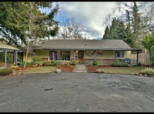 28 N Keene Way Dr, Medford, OR
