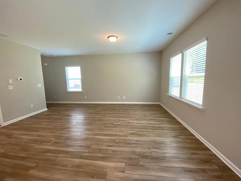 292 Golden Eagle Pkwy — Photo 29