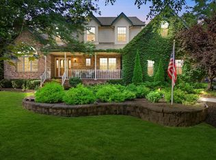 13260 W Paddock Pkwy, New Berlin, WI 53151