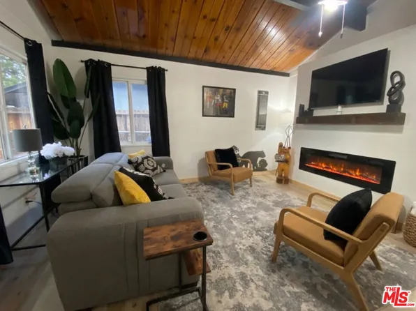 972 Pinon Ln, Big Bear City, CA 92314
