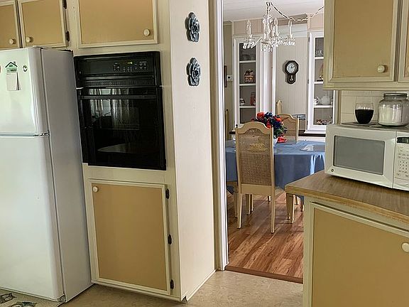 5th image of 1804D W Gleneagles Rd #137