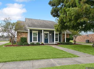 4252 Country Hill Dr, Baton Rouge, LA 70816