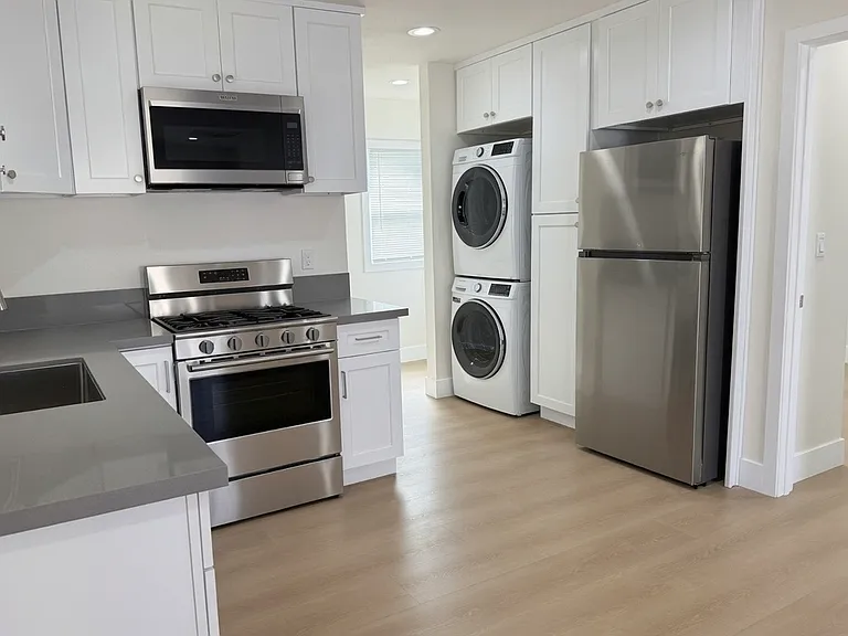 824 Aragon Ave — Photo 5
