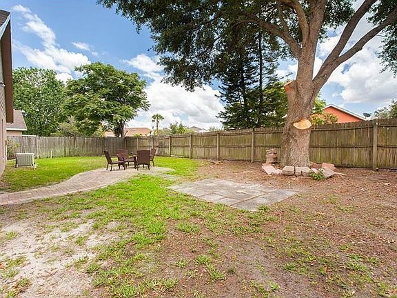 4th image of 368 Burleigh St