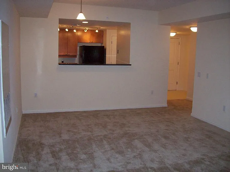 930 Wayne Ave #1108 — Photo 7