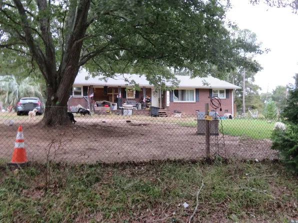 1015 Mouchet Cir, Starr, SC 29684