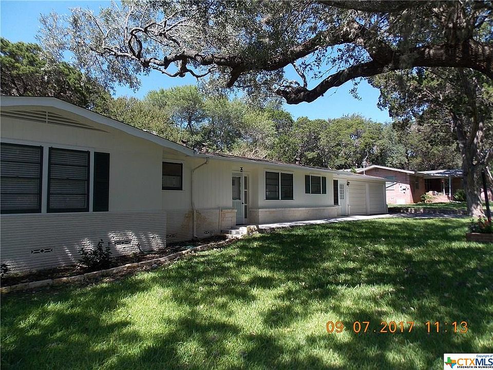 1st image of 945 Rosemary Dr