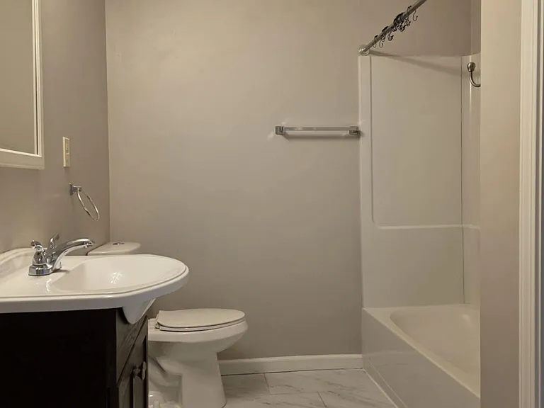 1st Floor Full Bathroom