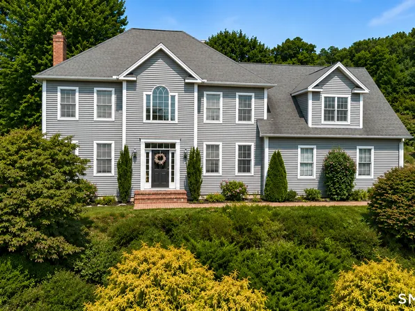 1 Angelas Way, Burlington, CT 06013