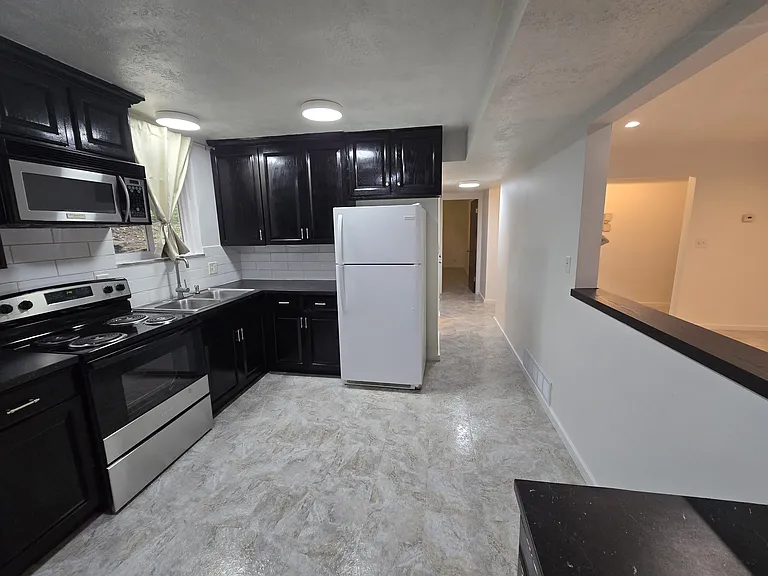 1821 Cromwell Dr #B — Photo 8
