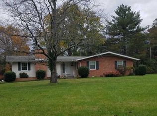 100 Dartmouth Cir, Oak Ridge, TN 37830