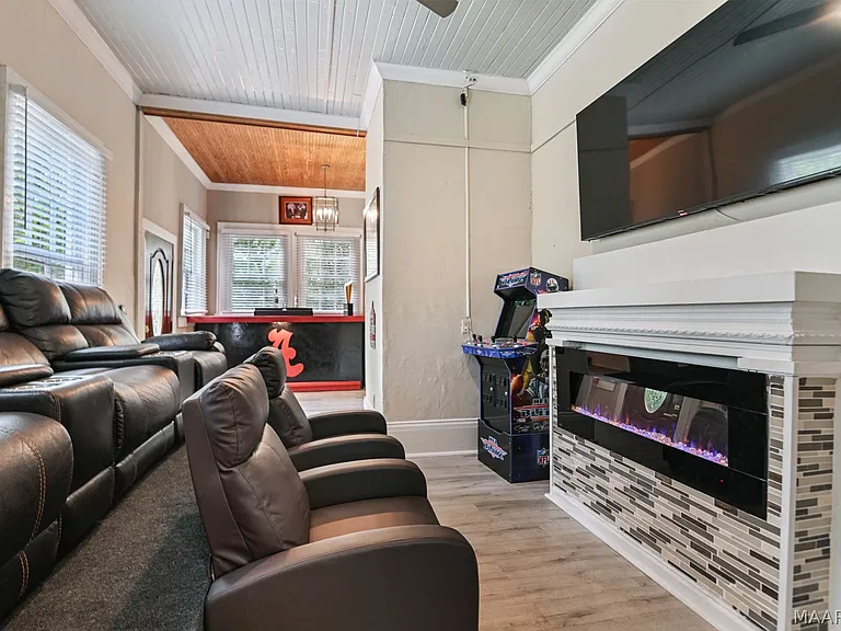 264 E Fairview Ave — Photo 11