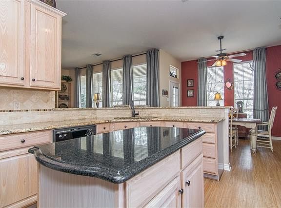 4th image of 304 S Village Dr