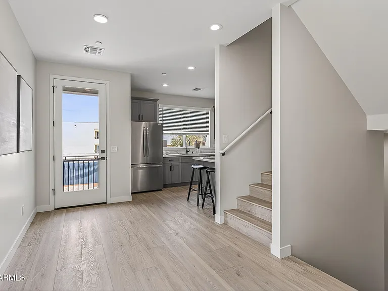 2601 E Clarendon Ave #3 — Photo 17