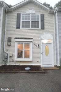 138 Creekside Ct, Newark, DE, 19702