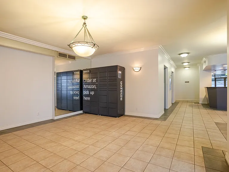 321 S San Vicente Blvd #505 — Photo 3