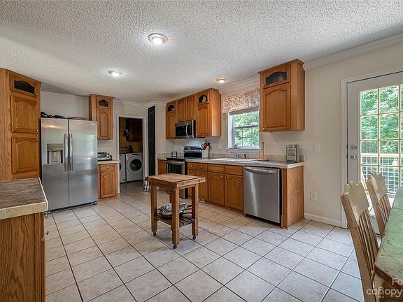 5th image of 1643 Canoe Creek Way