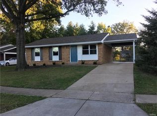 1752 Saddle Ridge Dr, Florissant, MO 63031