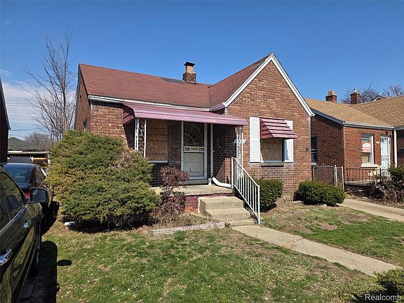 2nd image of 14981 Flanders St