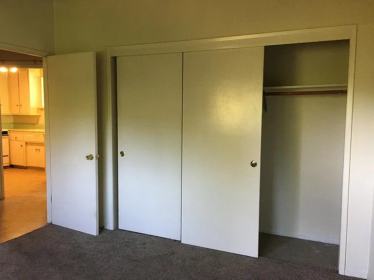 Closet in bedroom 2