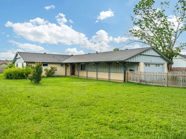 916 S 16th St, Rogers, AR 72758