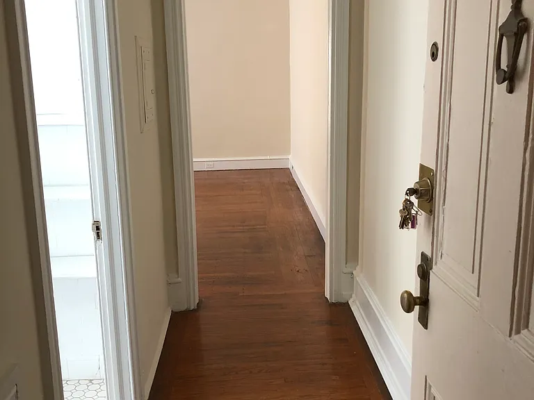 2124 Walnut St #3R — Photo 1