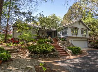 W322N6853 Wildwood Point Rd, Hartland, WI 53029