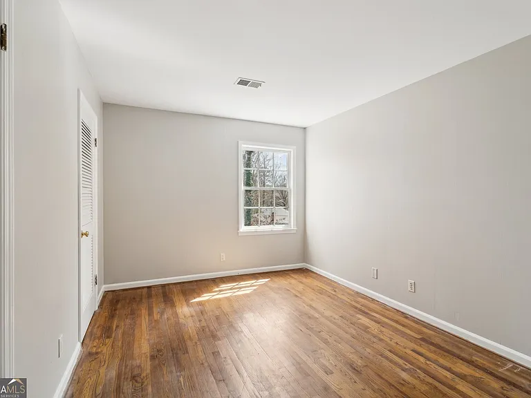 355 Westerhall Ct — Photo 20