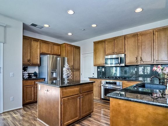 5th image of 16489 Sunstone Dr