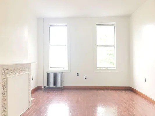 Rented by Bedford Realty USA Corp | media 5