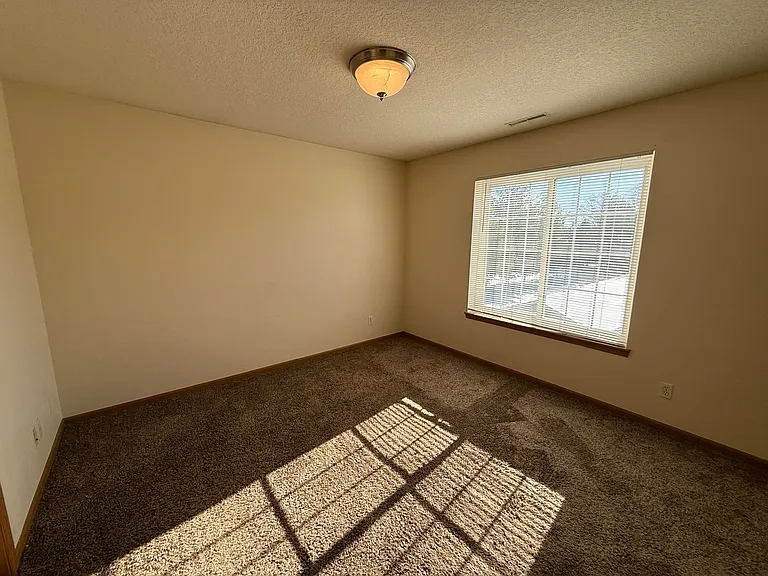 221 Crystal St — Photo 8