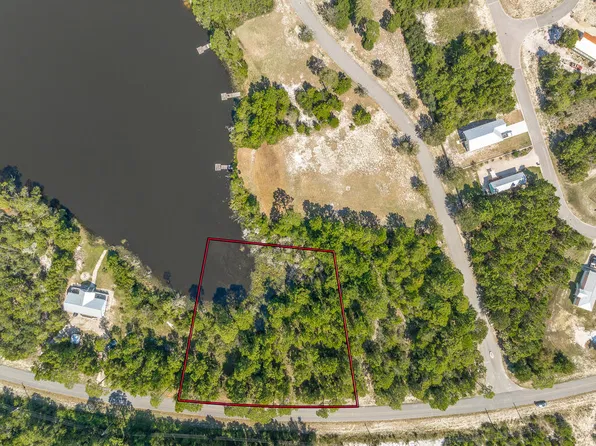 143 Airport Rd, Carrabelle, FL 32322