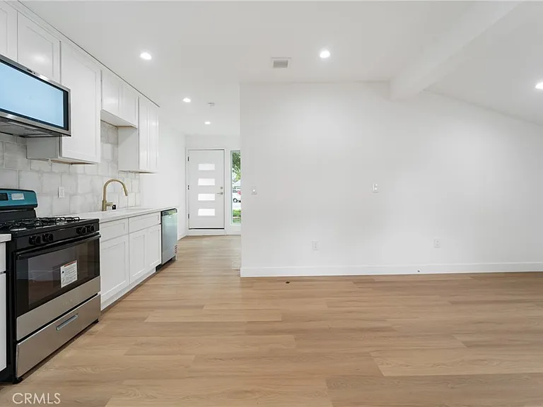 7944 Moorcroft Ave — Photo 10