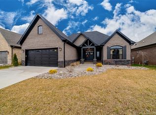 6325 Cliff Dr, Jeffersonville, IN 47130