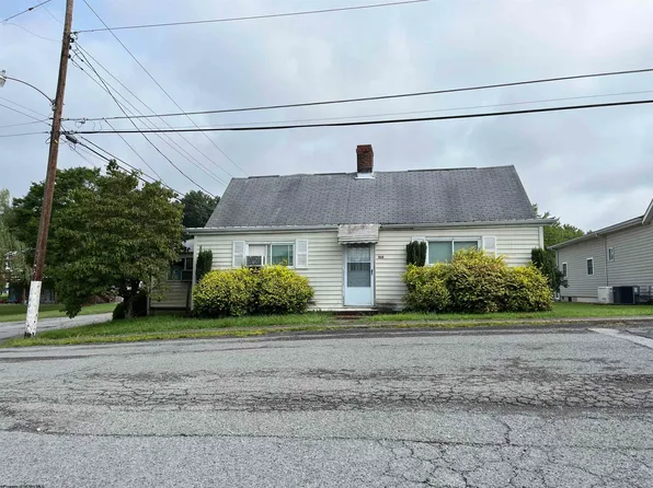 108 Washington St, Lumberport, WV 26386