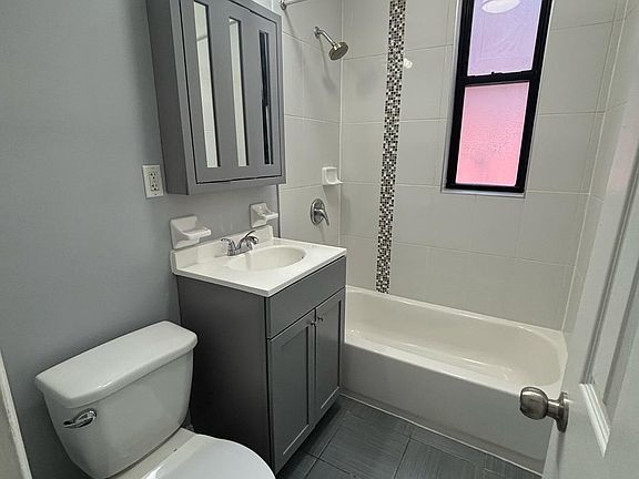 5th image of 27 S Munn Ave #2E