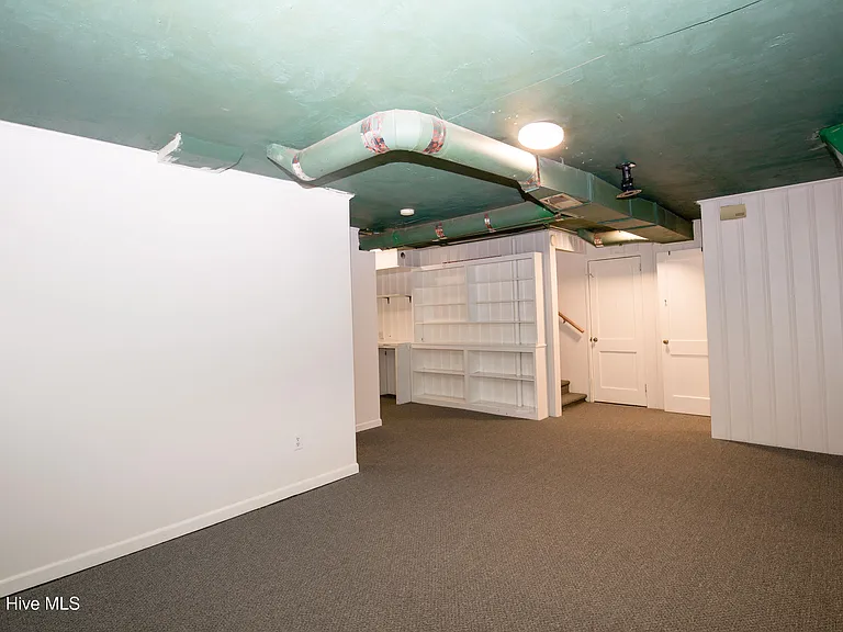 345 E New Hampshire Ave — Photo 48