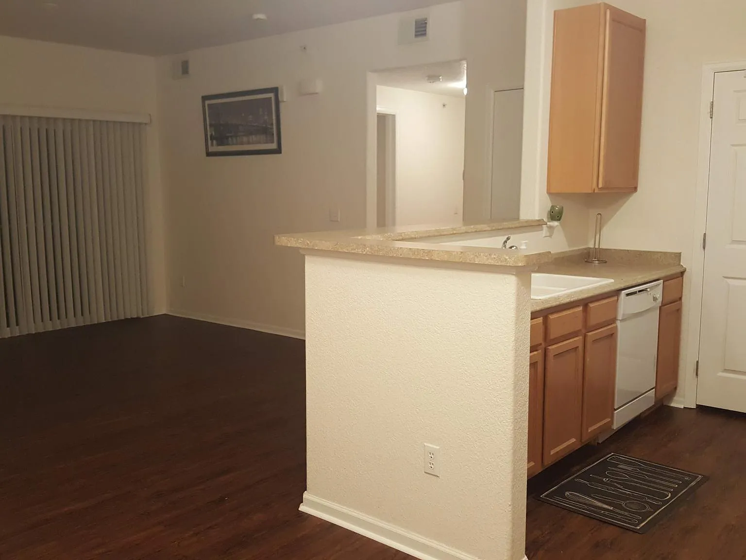 2 bed, 1037 sqft, $1,800 — Photo 2