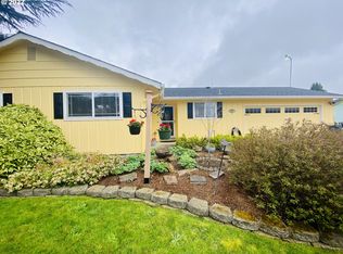 1062 S 39th St, Springfield, OR 97478