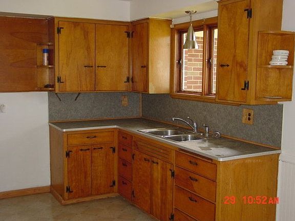5th image of 250 Witmer Ave