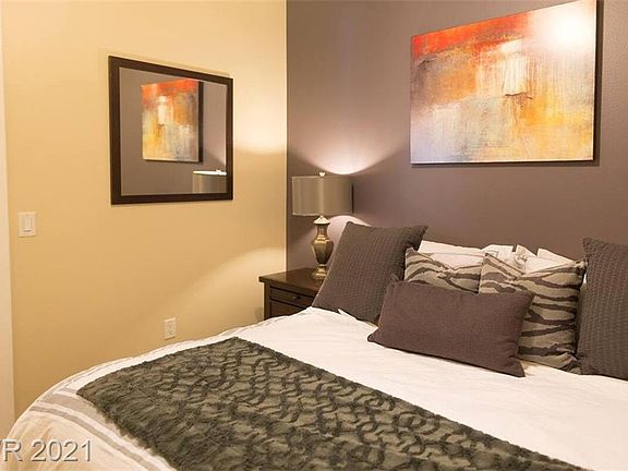 5th image of 4575 Dean Martin Dr Unit 511