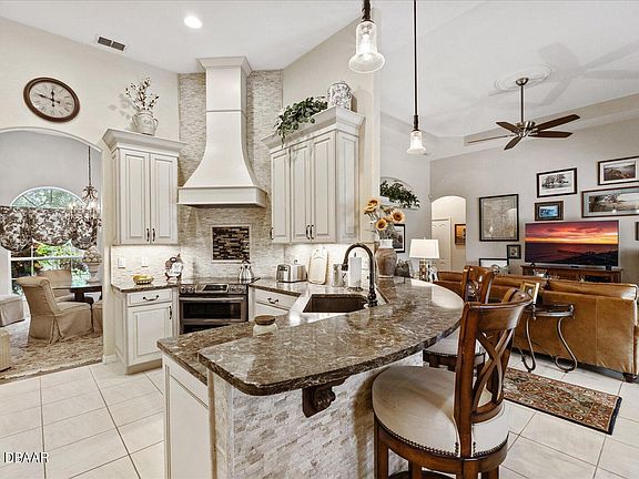 2nd image of 1406 Dolph Cir