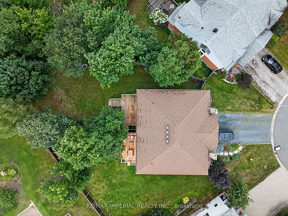 4th image of 60 Radcliff Park