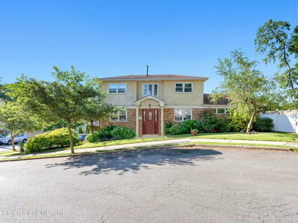 12 Saint Stephens Pl, Staten Island, NY 10306