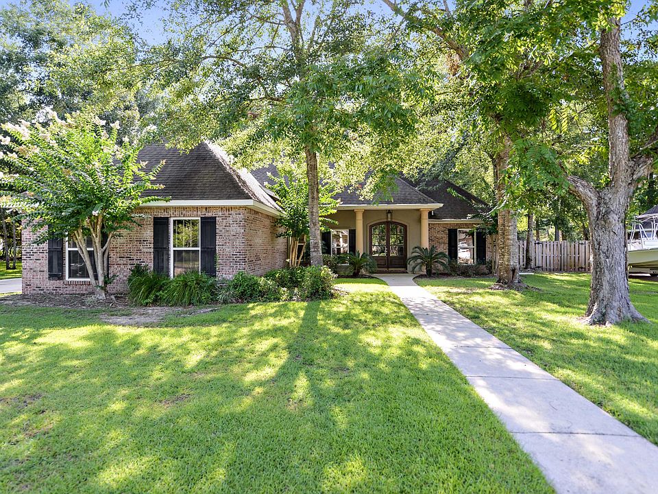 1st image of 814 Canebrake Dr